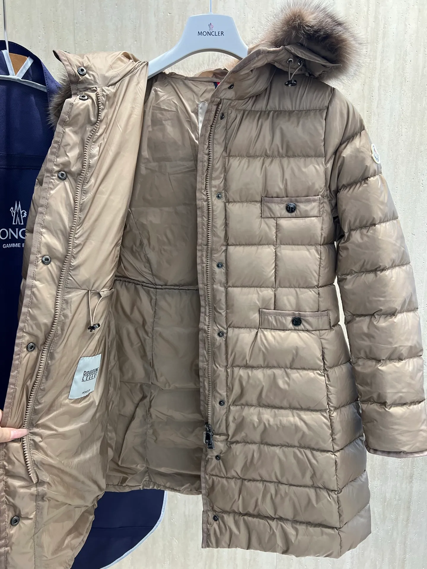 Moncler Hirmafur ， 。 ， ， 。 ， ， 。 ： ：Black Khaki Size：1234